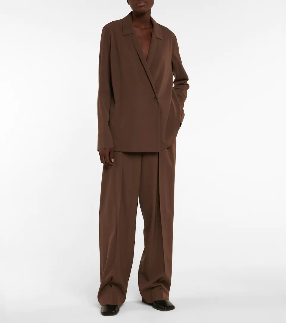 11 осенних костюмов блейзер, брюки и жакеты