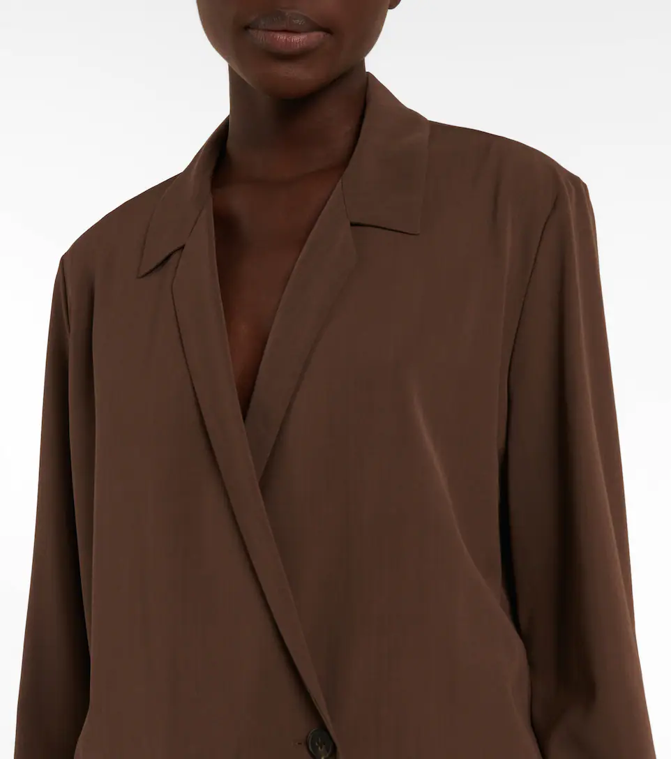 11 осенних костюмов блейзер, брюки и жакеты