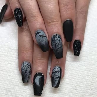 Маникюр с привидениями летучих мышей на Хэллоуин