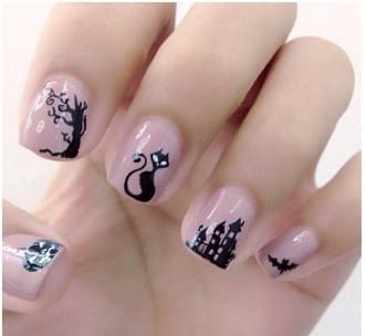 Маникюр с привидениями летучих мышей на Хэллоуин