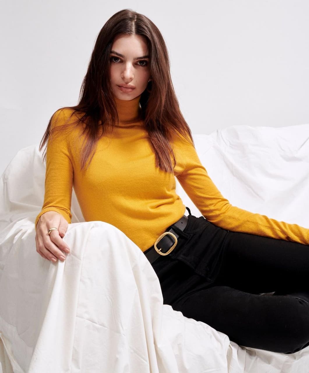 My Body чем книга Эмили Ратаковски