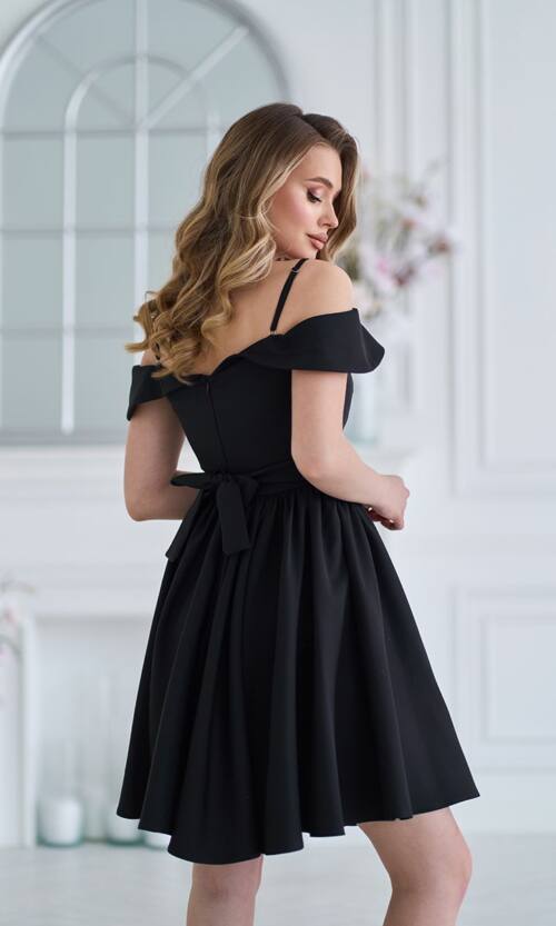 Коктейльна Сукня Відкриті Плечі 24045 Чорна