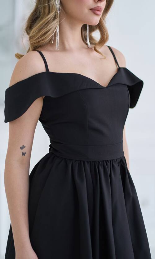 Коктейльна Сукня Відкриті Плечі 24045 Чорна