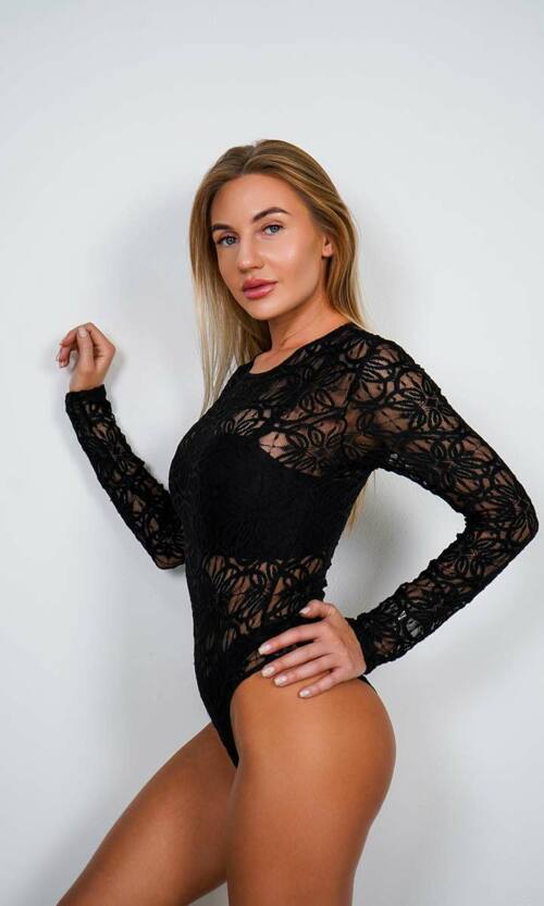 Выбирайте Черный Боди 3D Стрейч Гипюр 24082 для особых моментов или ежедневных луков, и вы гарантированно будете выглядеть неотразимо!