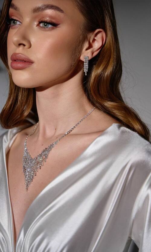 Колье и Серьги Стразы 25502 Серебристые 25502 Серебристые