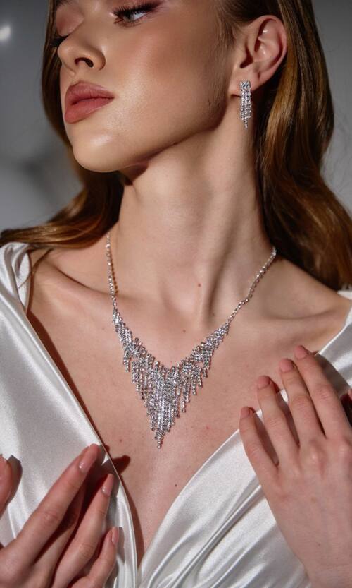 Колье и Серьги Стразы 25502 Серебристые 25502 Серебристые