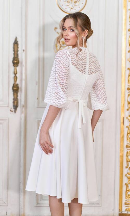 Коктейльное Платье с Кружевным Верхом и Расклешенной Юбкой 25008 Молочное