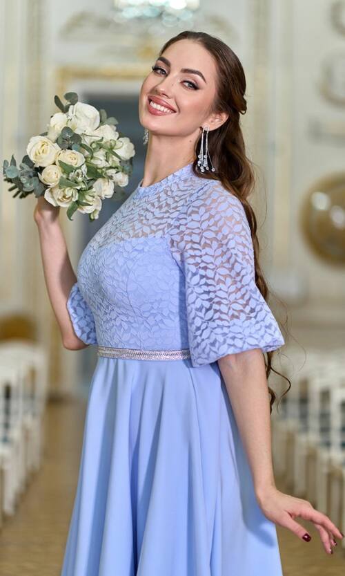 Коктейльное Платье с кружевным верхом и расклешенной юбкой 25008 голубое