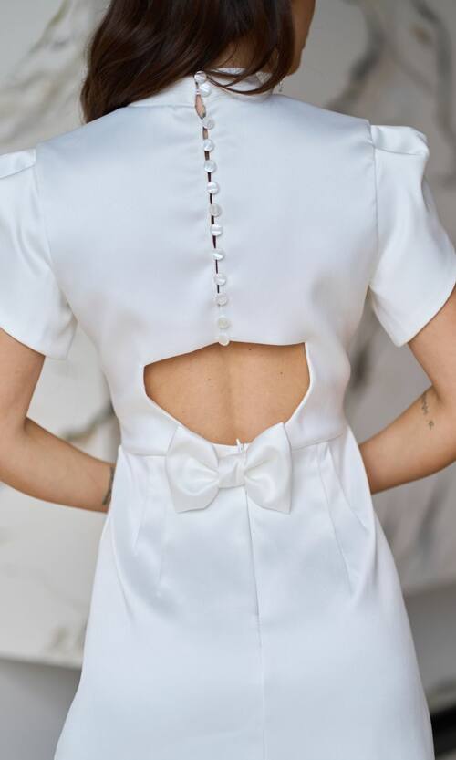 Коктейльна Сукня Міні Атласна з Гудзиками 25025 Молочна