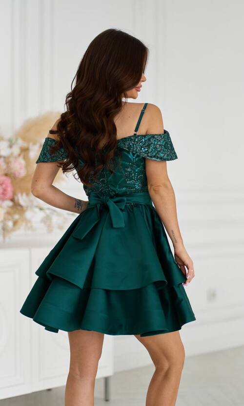 Коктейльное Платье Атлас Пайетка Открытые Плечи 25023 Зеленое