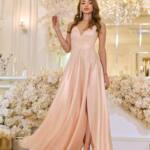 Вечірня Сукня на Тонких Бретелях Формованими Чашками 25037 Персикова