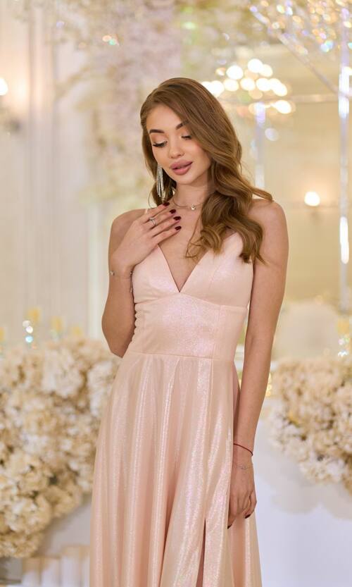 Вечірня Сукня на Тонких Бретелях Формованими Чашками 25037 Персикова