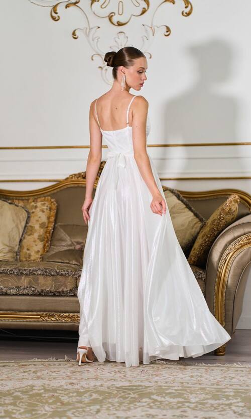 Вечернее Платье на Тонких Бретелях с Драпировкой 25042 Молочное