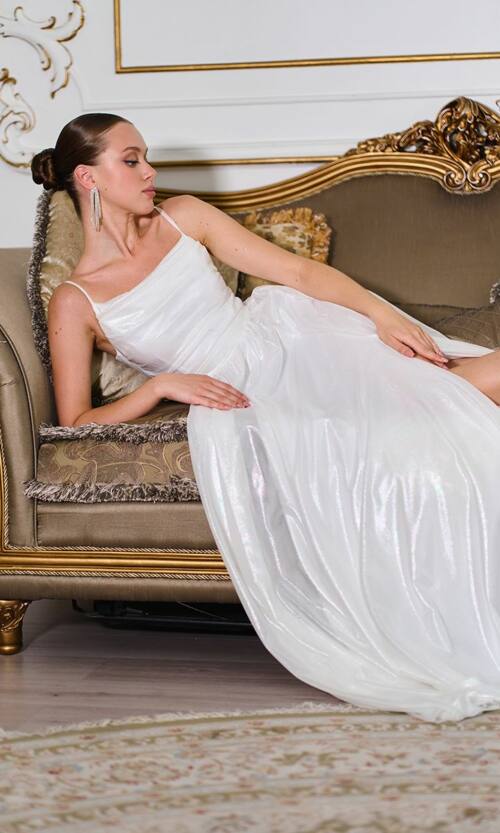 Вечернее Платье на Тонких Бретелях с Драпировкой 25042 Молочное