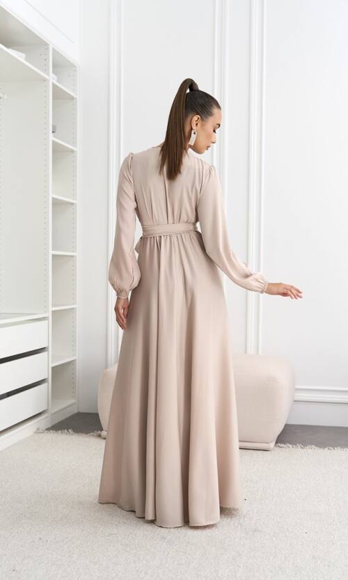 Вечернее платье атлас на запах 25087 Бежевое