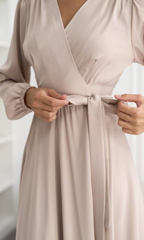 Вечернее платье атлас на запах 25087 Бежевое