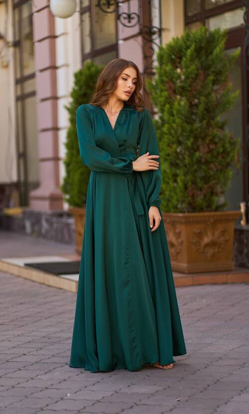 Вечірня сукня атлас на запах 25070 Зелена