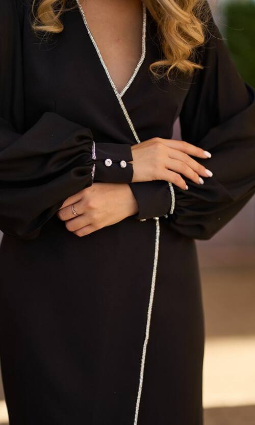 Коктейльное платье с шифоновыми рукавами стразы 25073 Черное