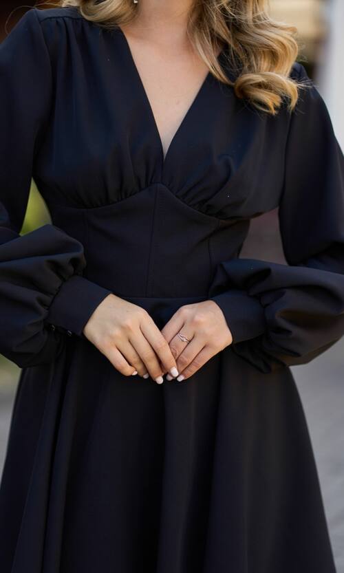 Коктейльное платье мини с длинным рукавом 25074 Черное