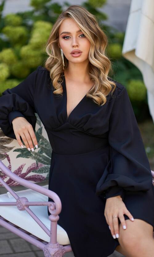 Коктейльное платье мини с длинным рукавом 25074 Черное