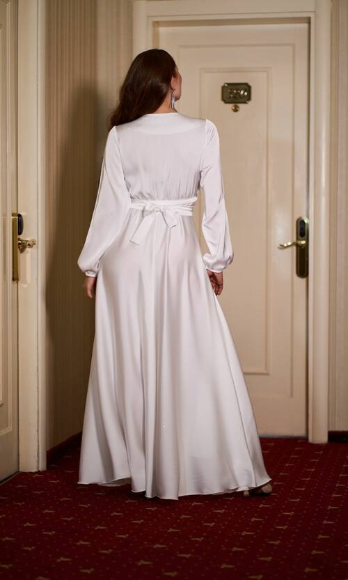 Вечірня сукня атлас на запах 25070 Молочна