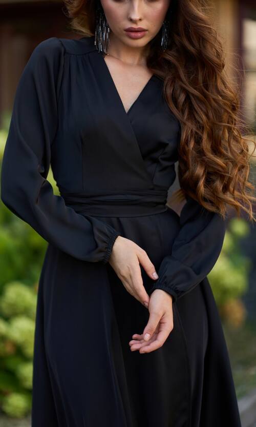 Вечірня сукня атлас на запах 25070 Чорна