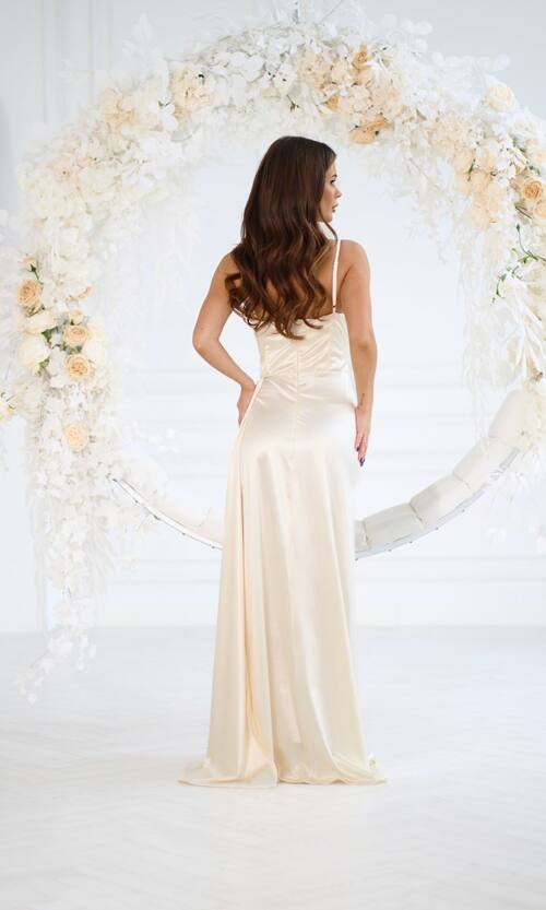 Вечірня Сукня Блиск Розріз 24057 Кремова