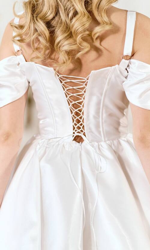 Коктейльна корсетна сукня з ефектом рідкого глянцю 26002 Молочна