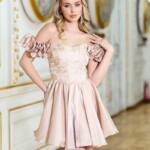 Корсетна міні сукня з вишивкою та відкритими плечима 26008 Кремова