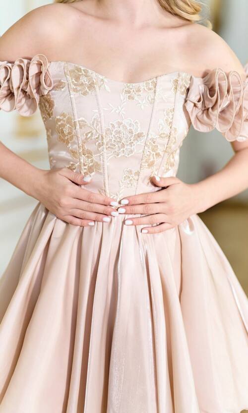 Корсетна міні сукня з вишивкою та відкритими плечима 26008 Кремова