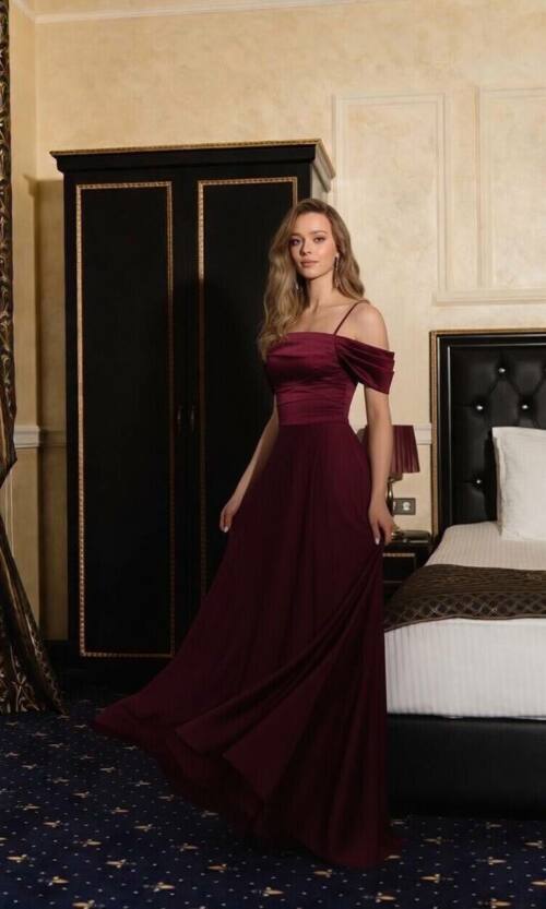 Вечірня сукня максі з драпірованим ліфом 26015 Бордова