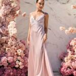 Вечірня сукня максі білизняного стилю 26044 Пудрова